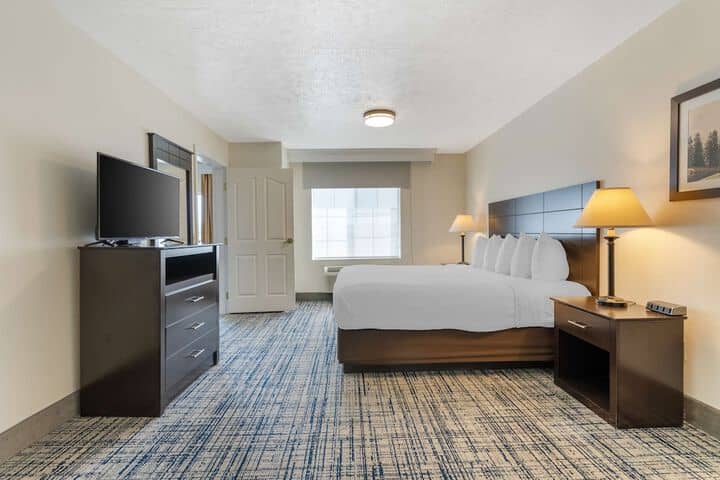 Room 16 of 39