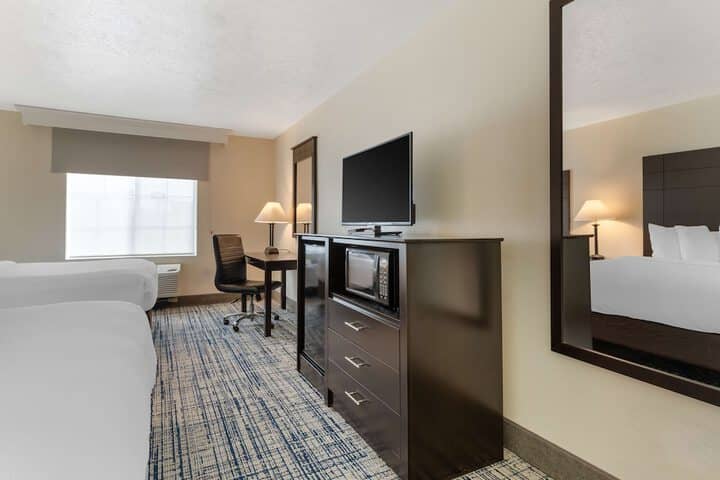 Room 13 of 39